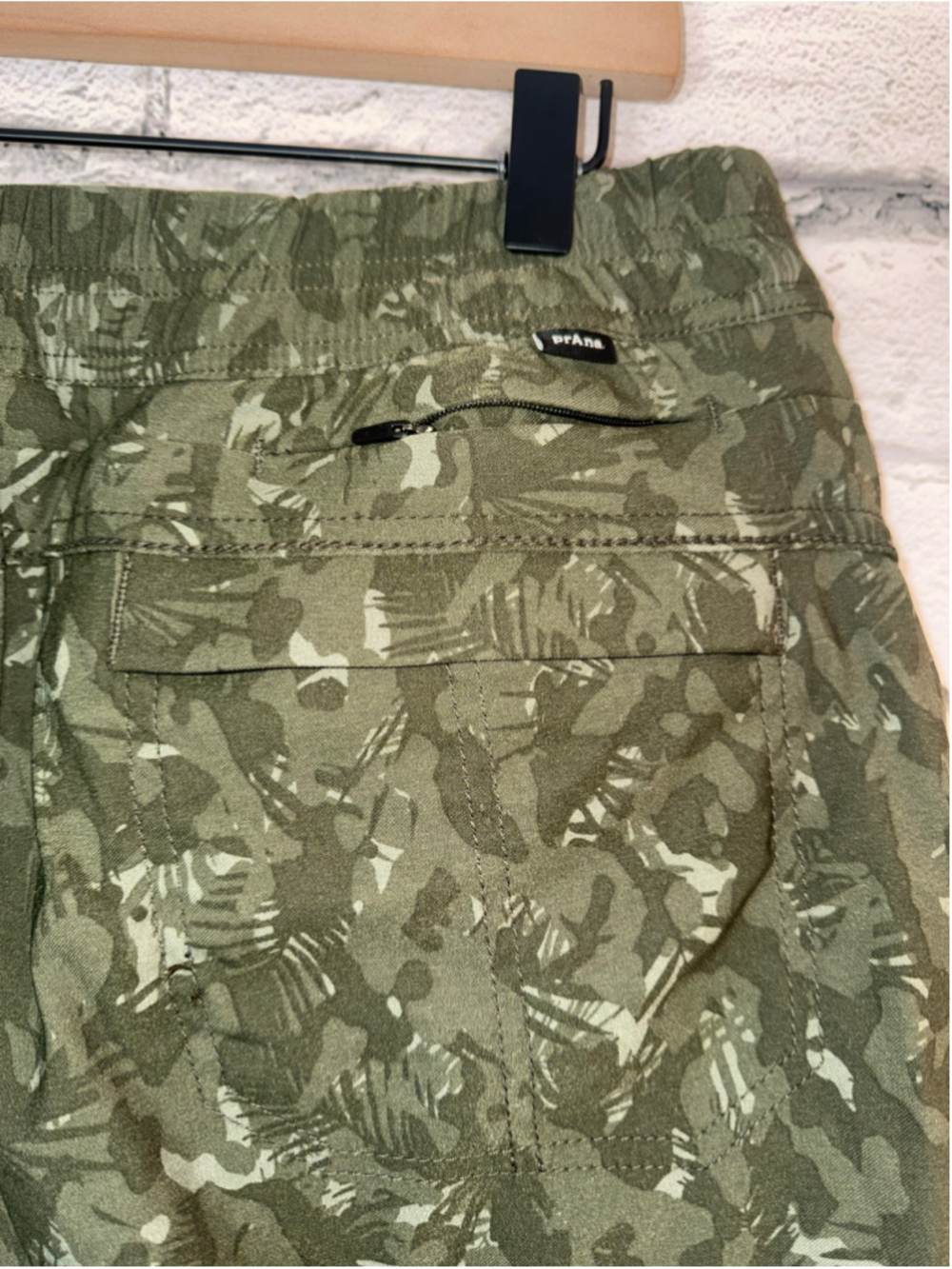 Women's Prana Camo Shorts size 14 Halle E-Waist Short II Green Hiking 5’ Inseam - Picture 11 of 15